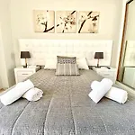 בית נופש Vime I Marbella East Swimming Pool, Gym & Spa - Eaw Homes *