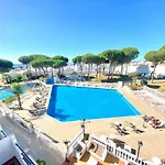 Vime I Marbella East Swimming Pool, Gym & Spa - Eaw Homes בית נופש