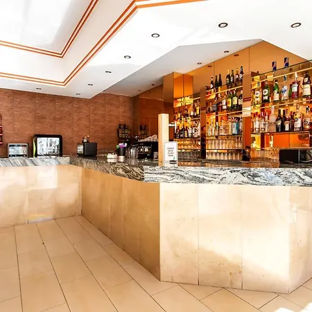 Vime I Marbella East Swimming Pool, Gym & Spa - Eaw Homes בית נופש מארבלה